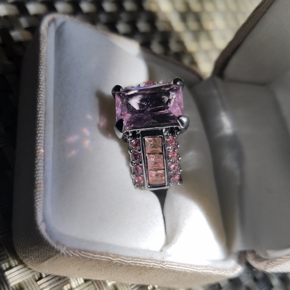 Pink Saphire Emerald cut gemstone, gunmetal ring size 6, PRICE REDUCED! - Picture 9 of 13